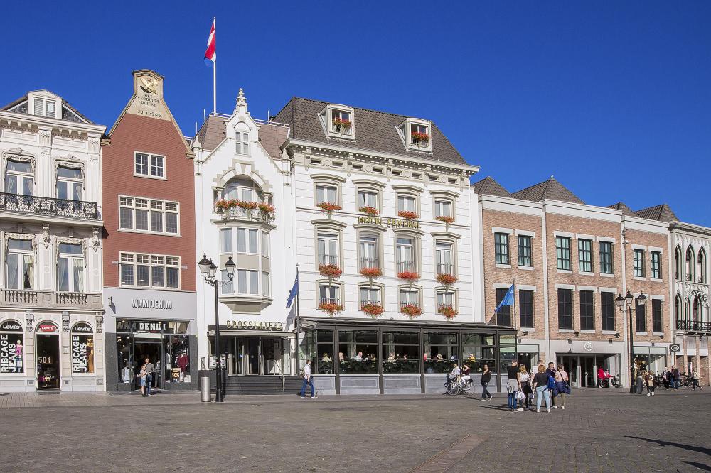 2019   Voorzijde Golden Tulip Hotel Central   Brasserie