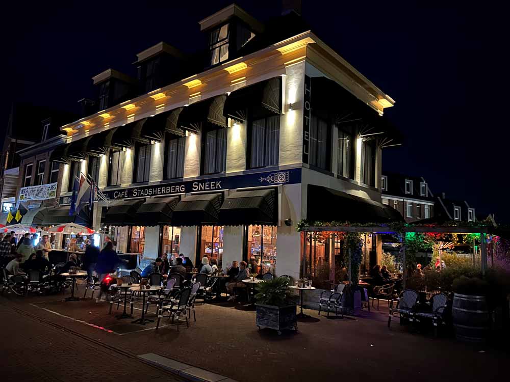 Sneek vooraanzicht