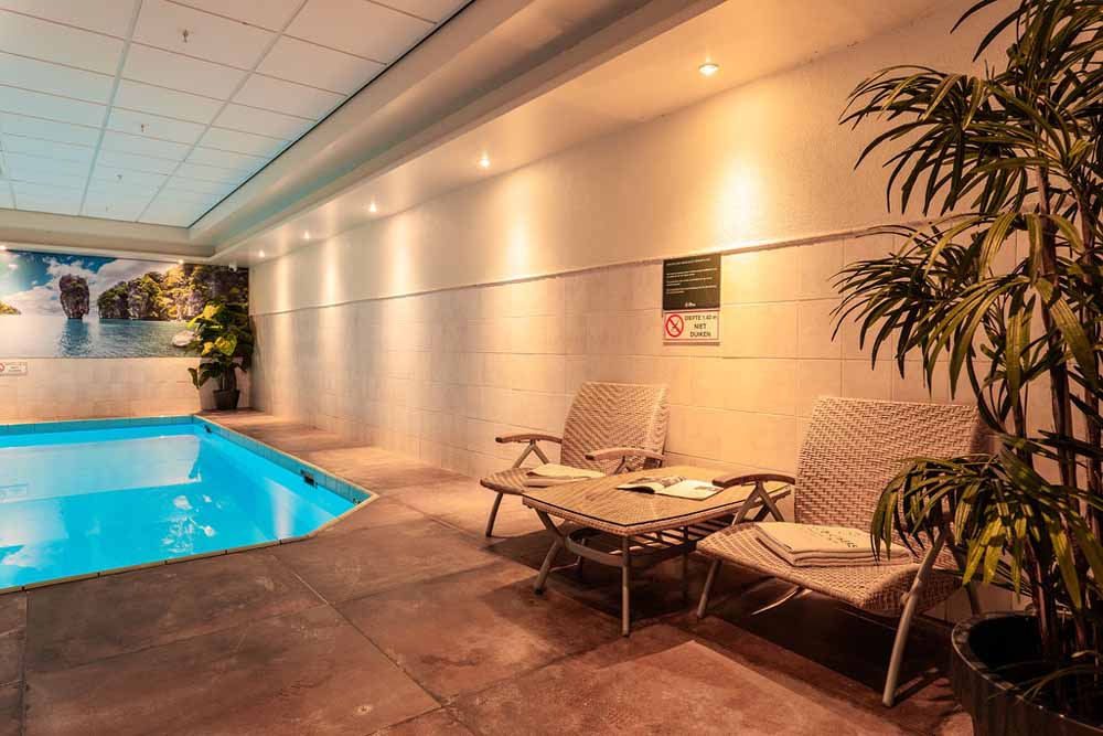 binnenzwembad hotel two brothers noordwijk beach