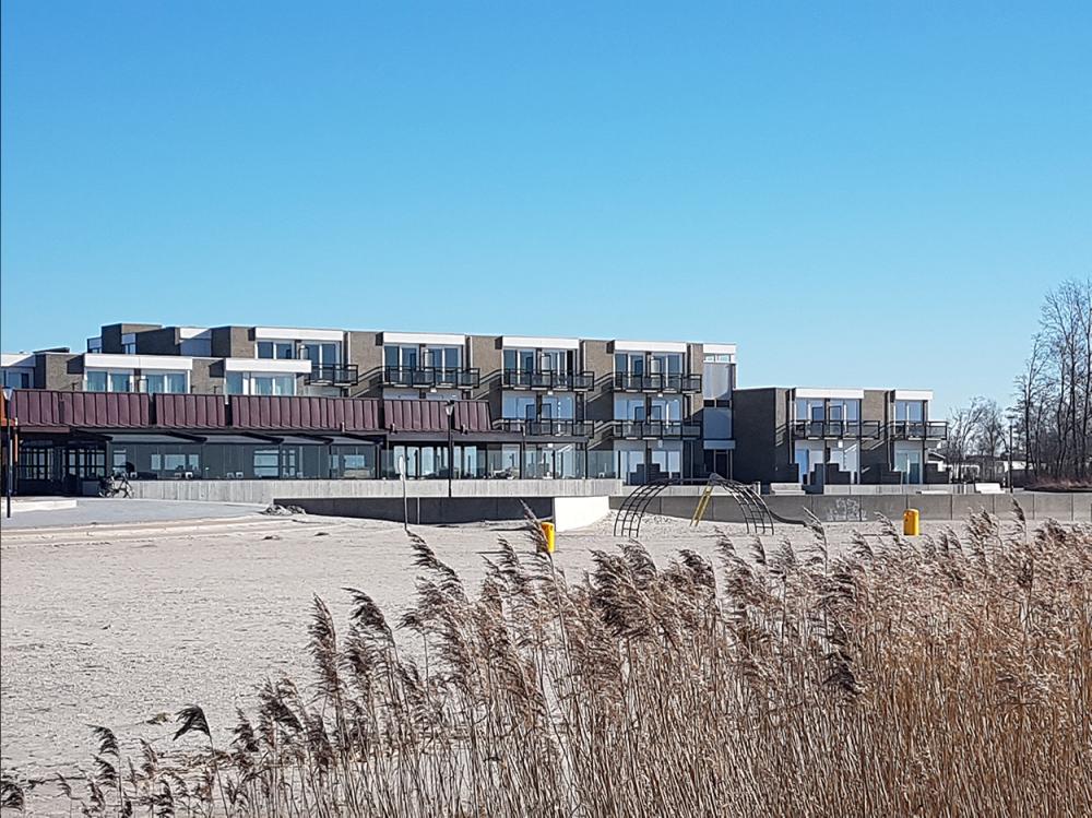 Strandhotel Vigilante Makkum Aanzicht Riet