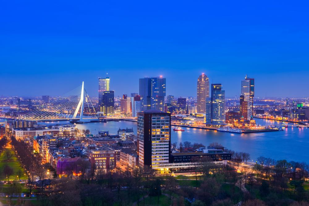 Rotterdam Skyline by night Hotelspecials