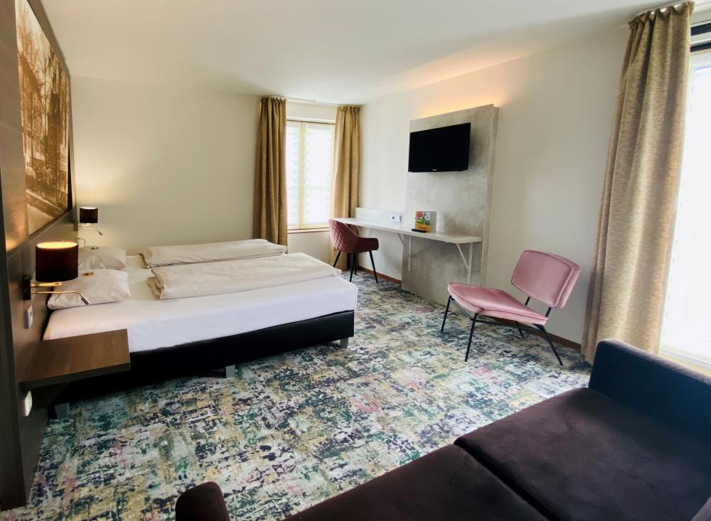 a7e41272ceadb286 superior room 2 nieuw familie