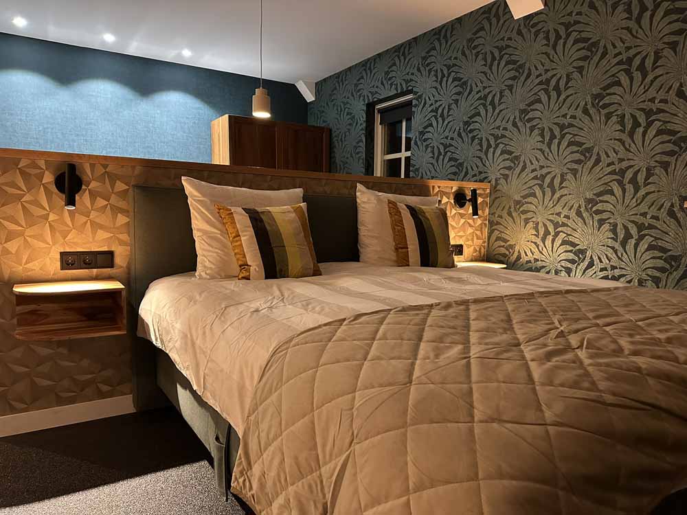 kingsize bed